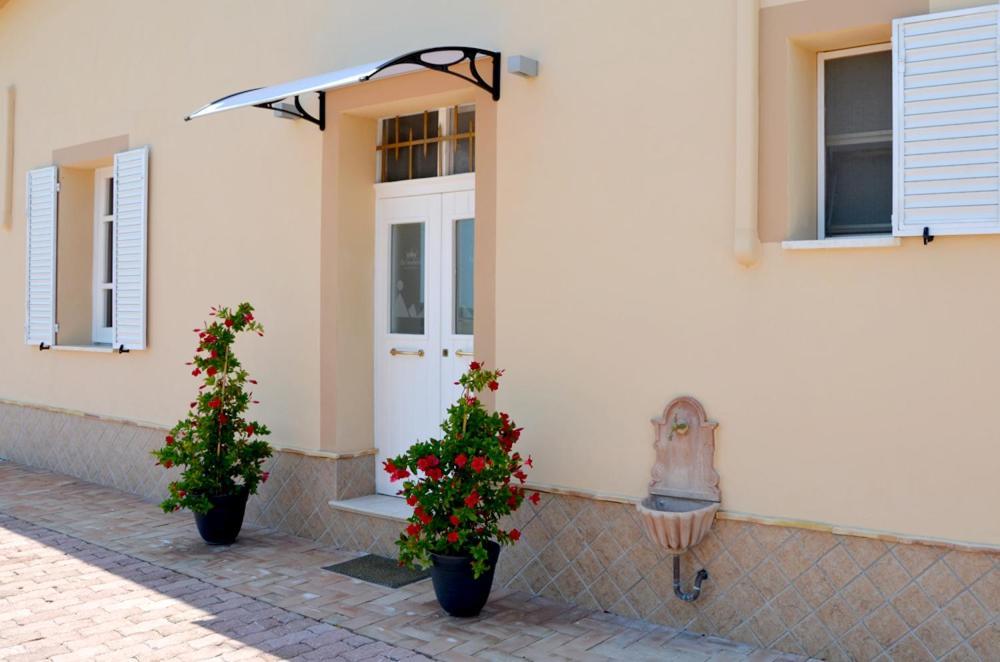 Re Umberto Suite San Salvo Exterior photo
